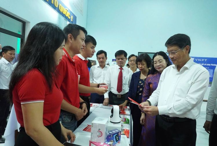 Lễ ra mắt và vận hành Không gian ĐMST&CĐS - ảnh 16